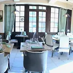 Hotel Logis Restaurant L'auberge Du President