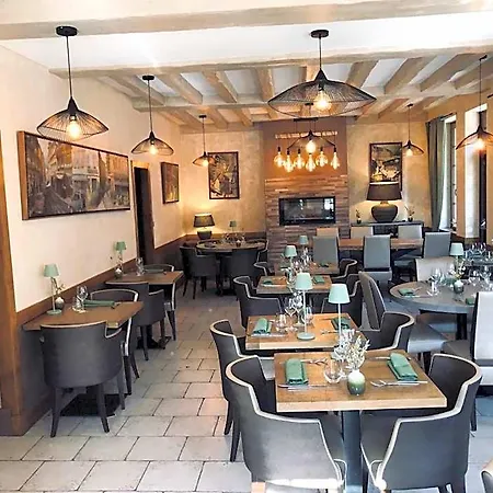 فندق Logis Restaurant L'auberge Du President