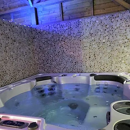 فندق Logis Restaurant L'auberge Du President 3*