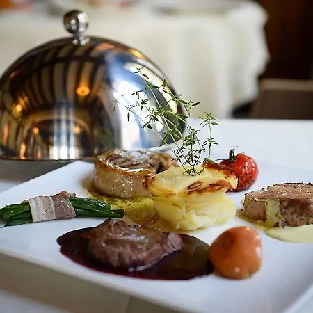 Отель Logis Restaurant L'auberge Du President