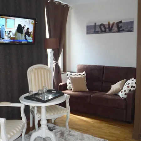 Logis L'auberge Du President Hotel